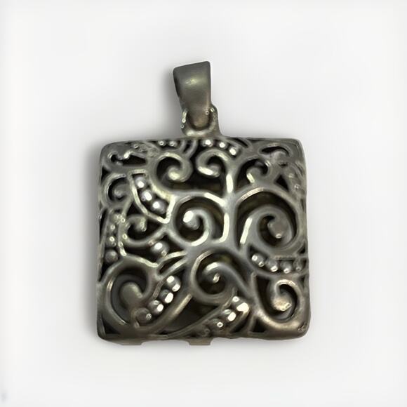 Beautiful Sterling Silver 925 Puffy 3D Flower Scrolling Design Pendant - Picture 3 of 10